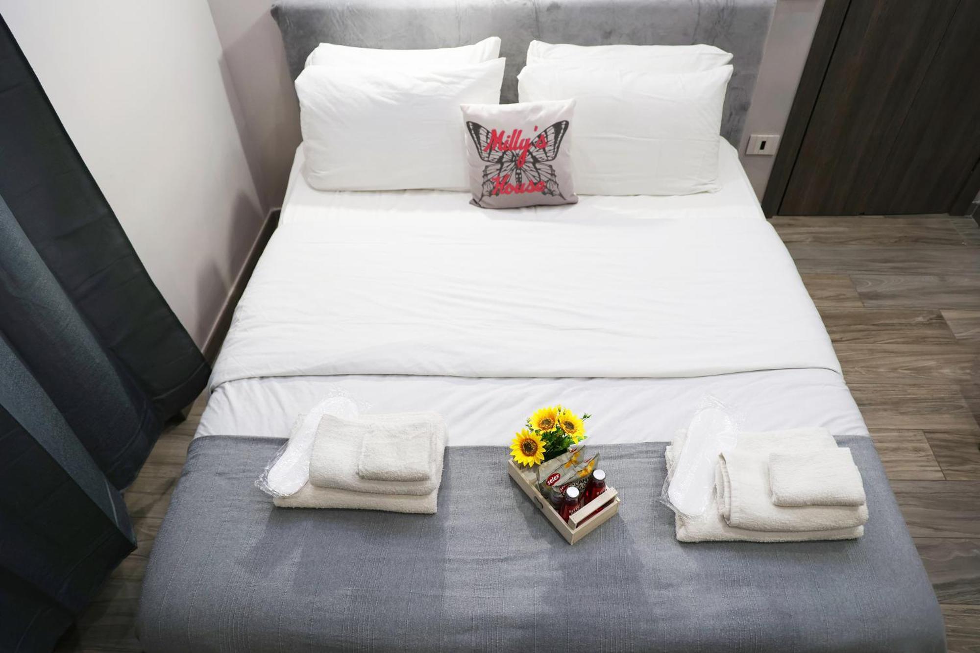 Milly'S House Apartment Napoli Bagian luar foto