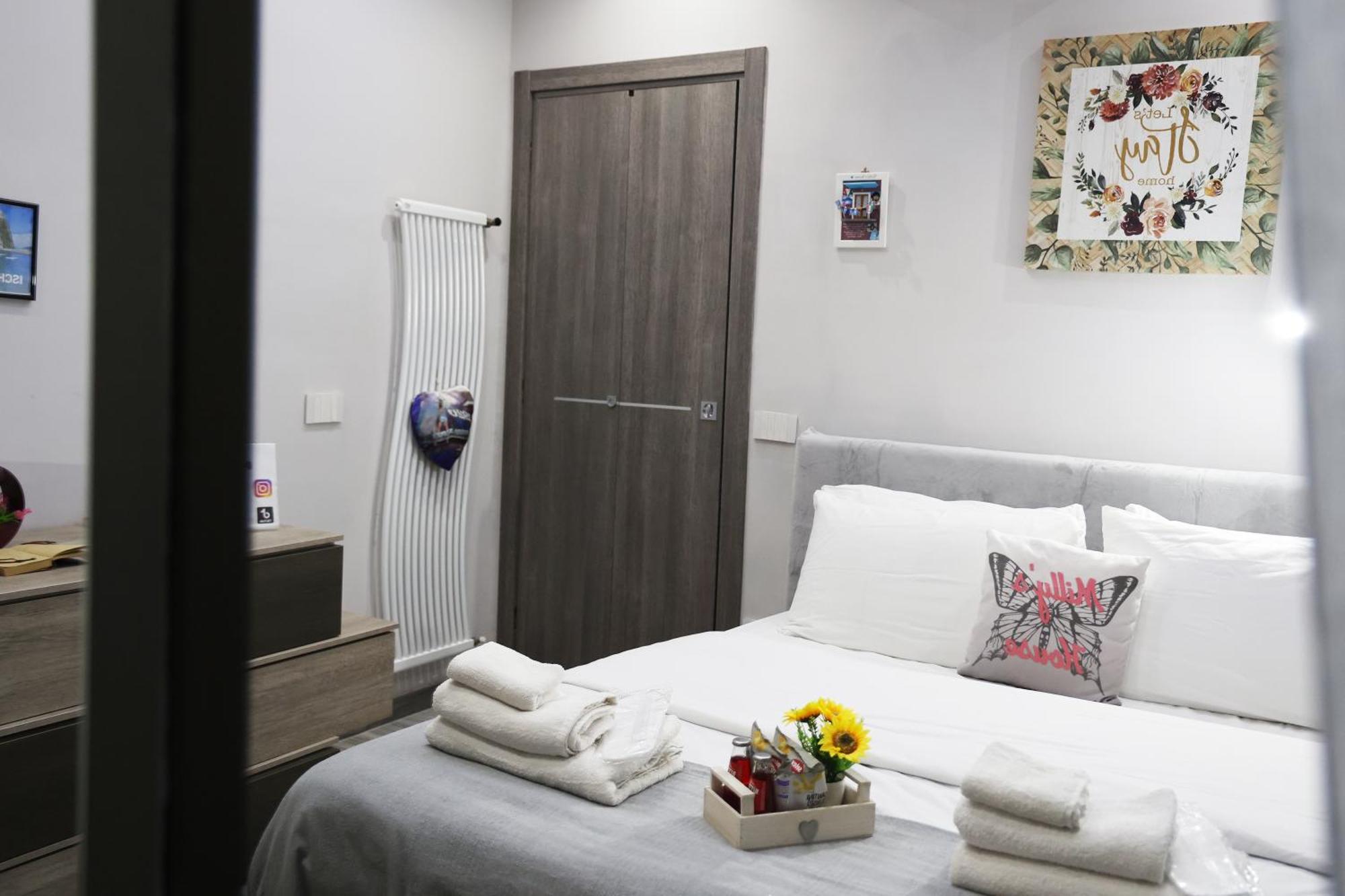 Milly'S House Apartment Napoli Bagian luar foto