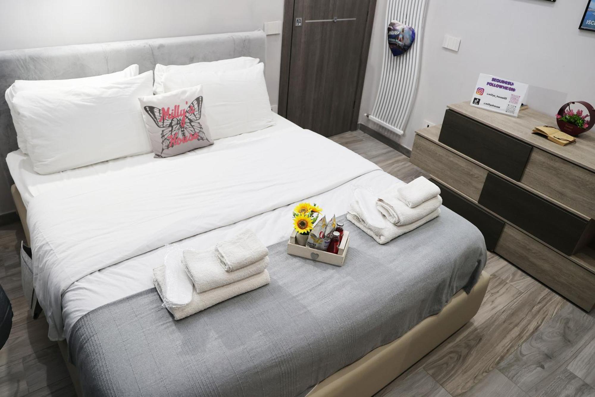 Milly'S House Apartment Napoli Bagian luar foto